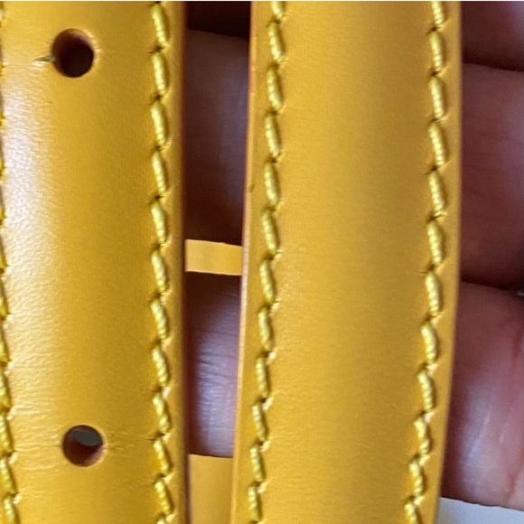 Louis Vuitton Epi Leather Pouchette - Picture 13 of 17